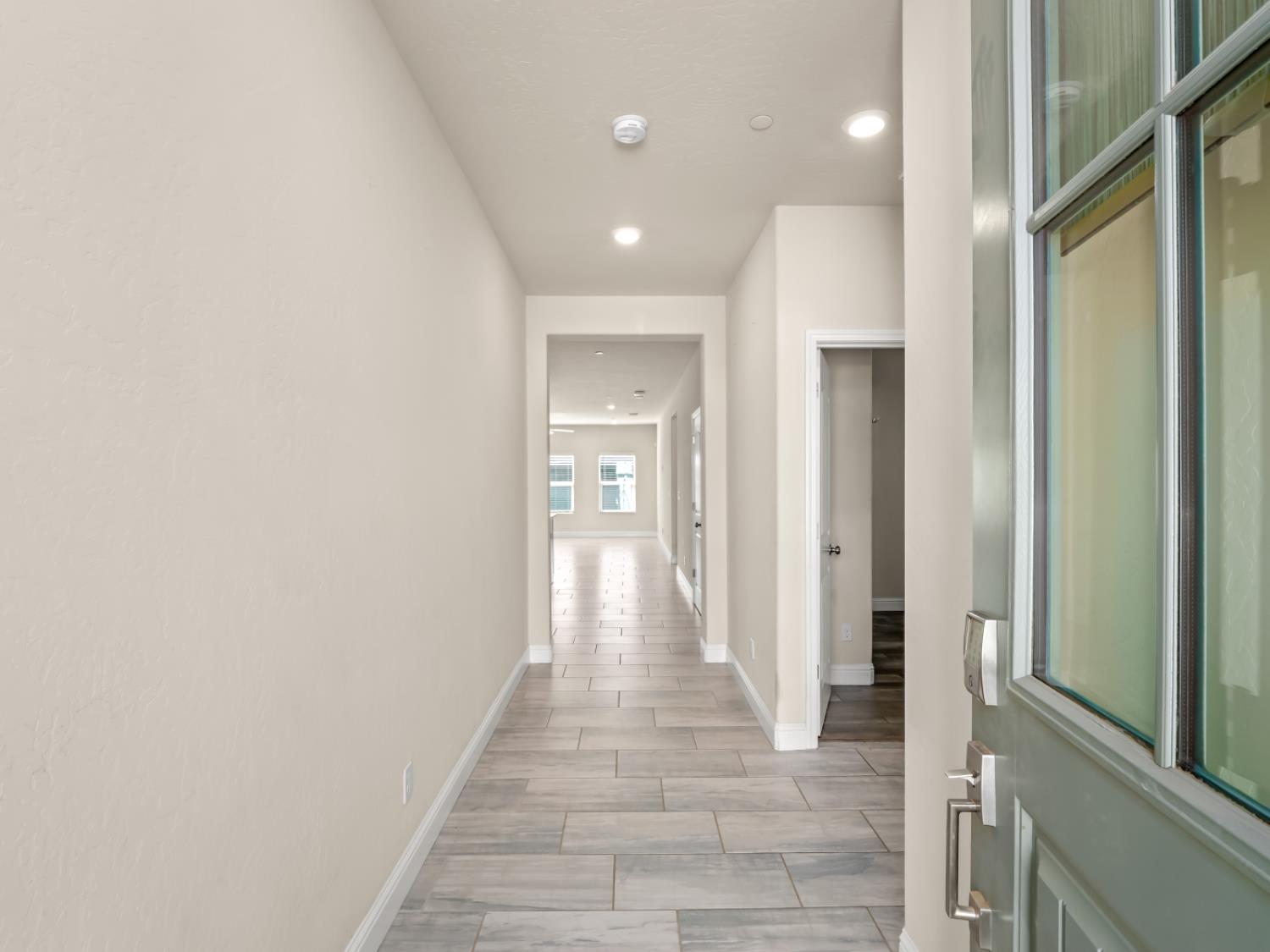 590 Blue Oak Ln W, Madera, CA 93636