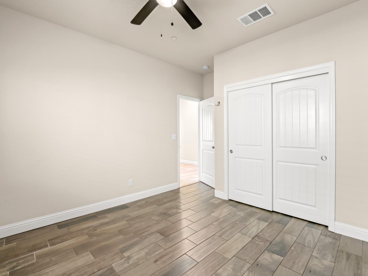 590 Blue Oak Ln W, Madera, CA 93636