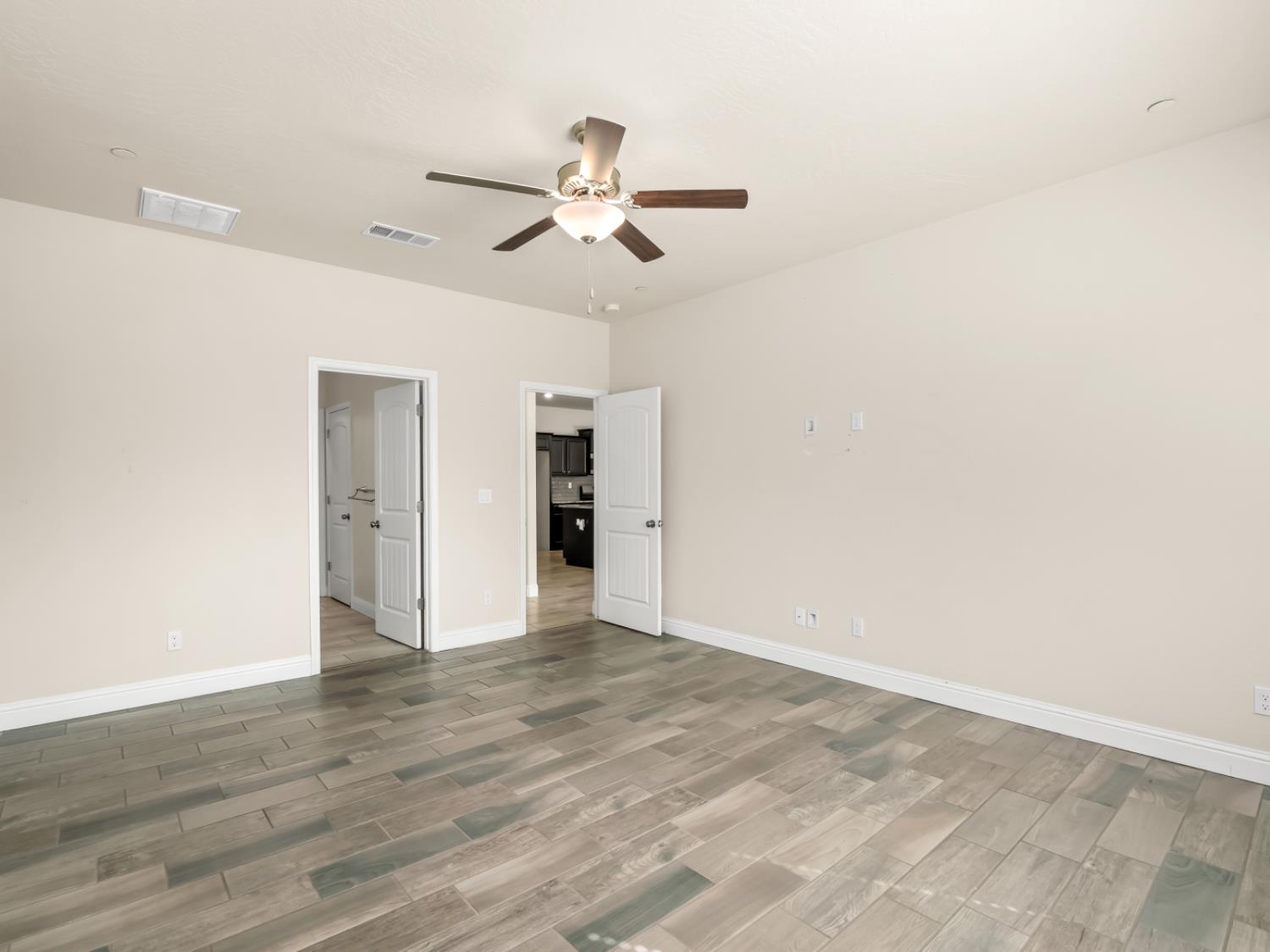 590 Blue Oak Ln W, Madera, CA 93636