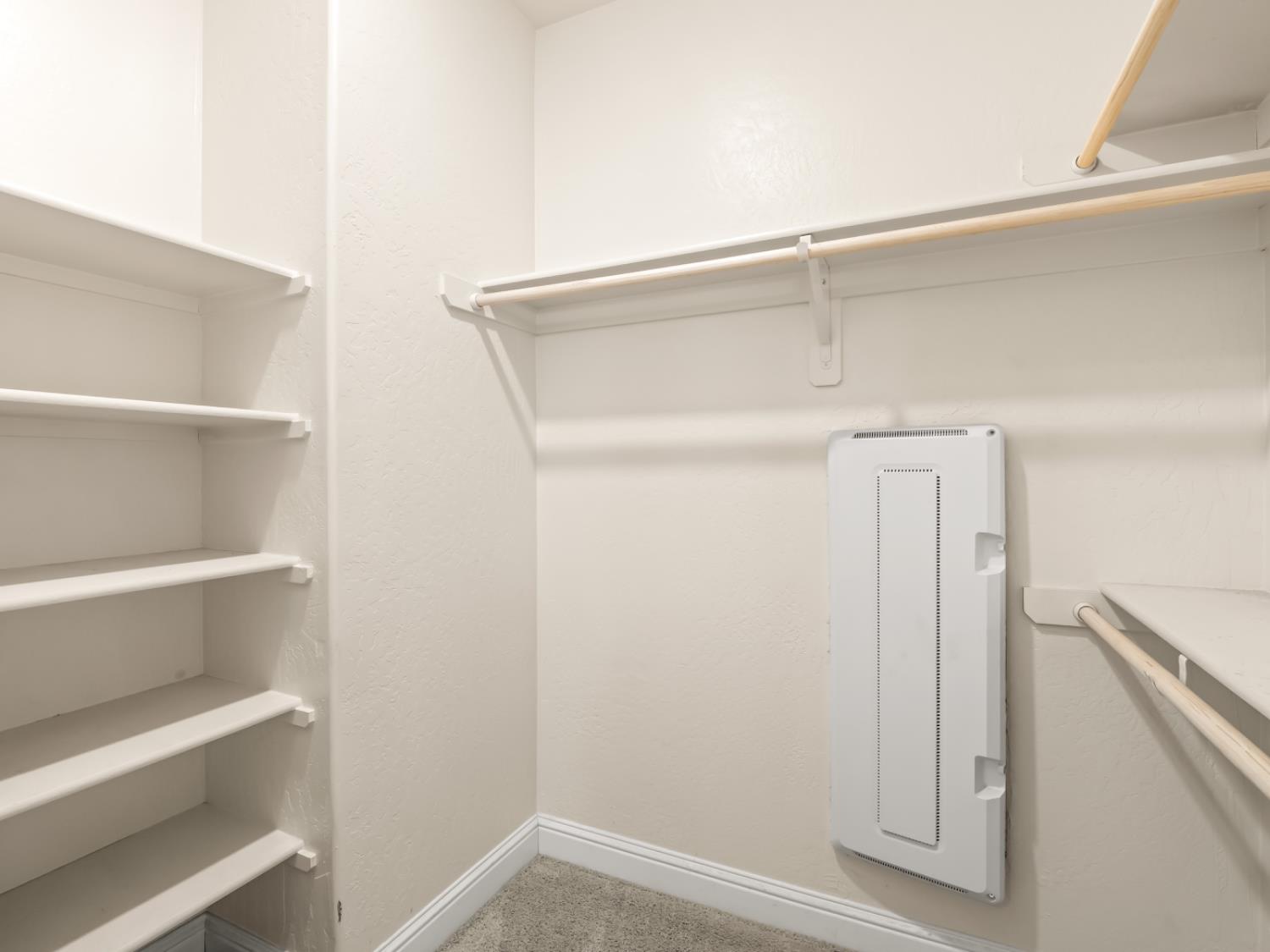 590 Blue Oak Ln W, Madera, CA 93636