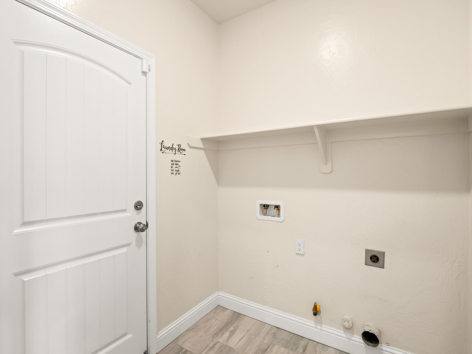 590 Blue Oak Ln W, Madera, CA 93636