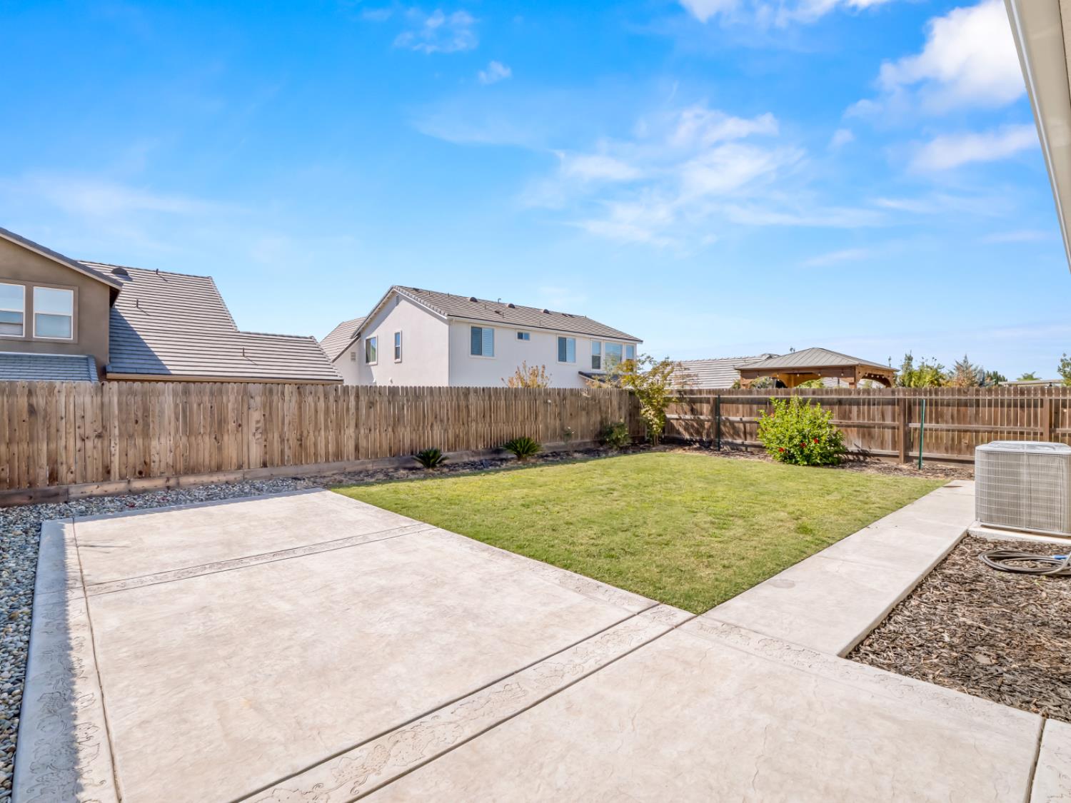 590 Blue Oak Ln W, Madera, CA 93636