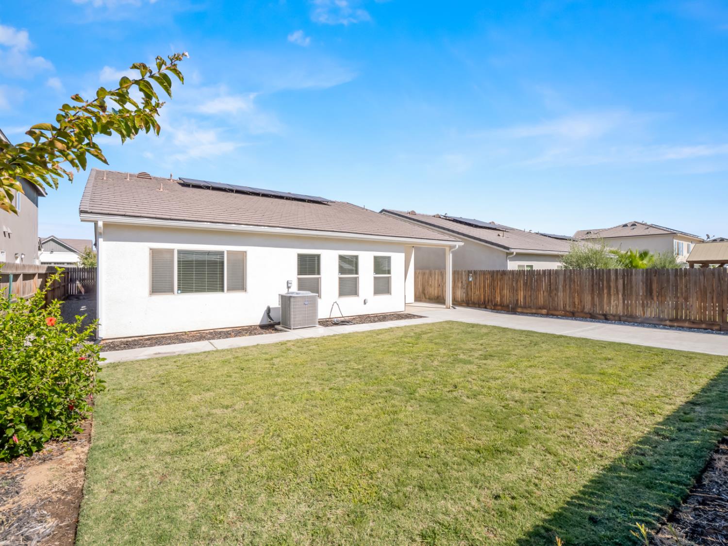 590 Blue Oak Ln W, Madera, CA 93636