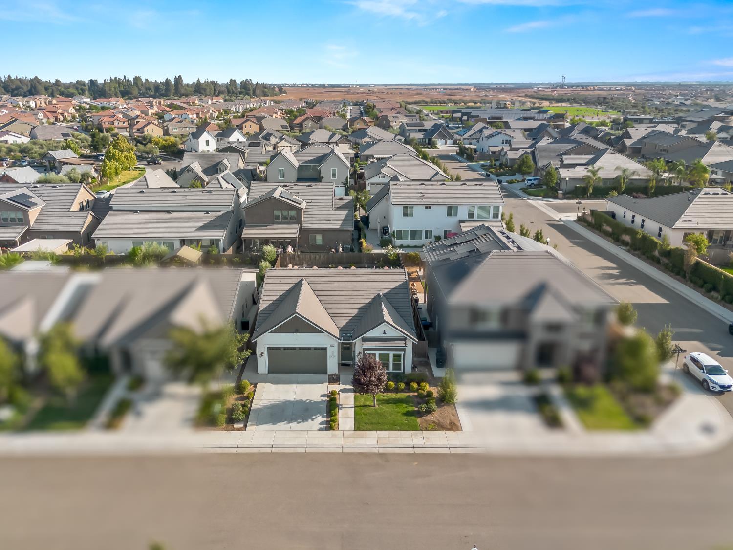 590 Blue Oak Ln W, Madera, CA 93636