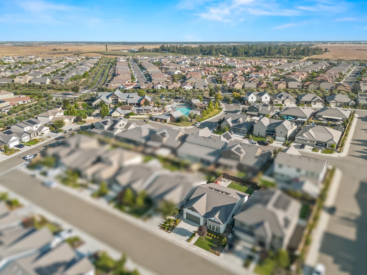 590 Blue Oak Ln W, Madera, CA 93636