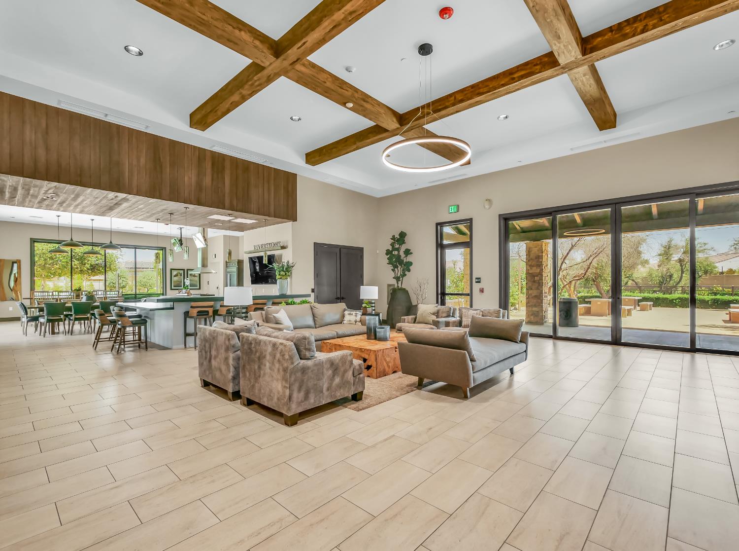 590 Blue Oak Ln W, Madera, CA 93636