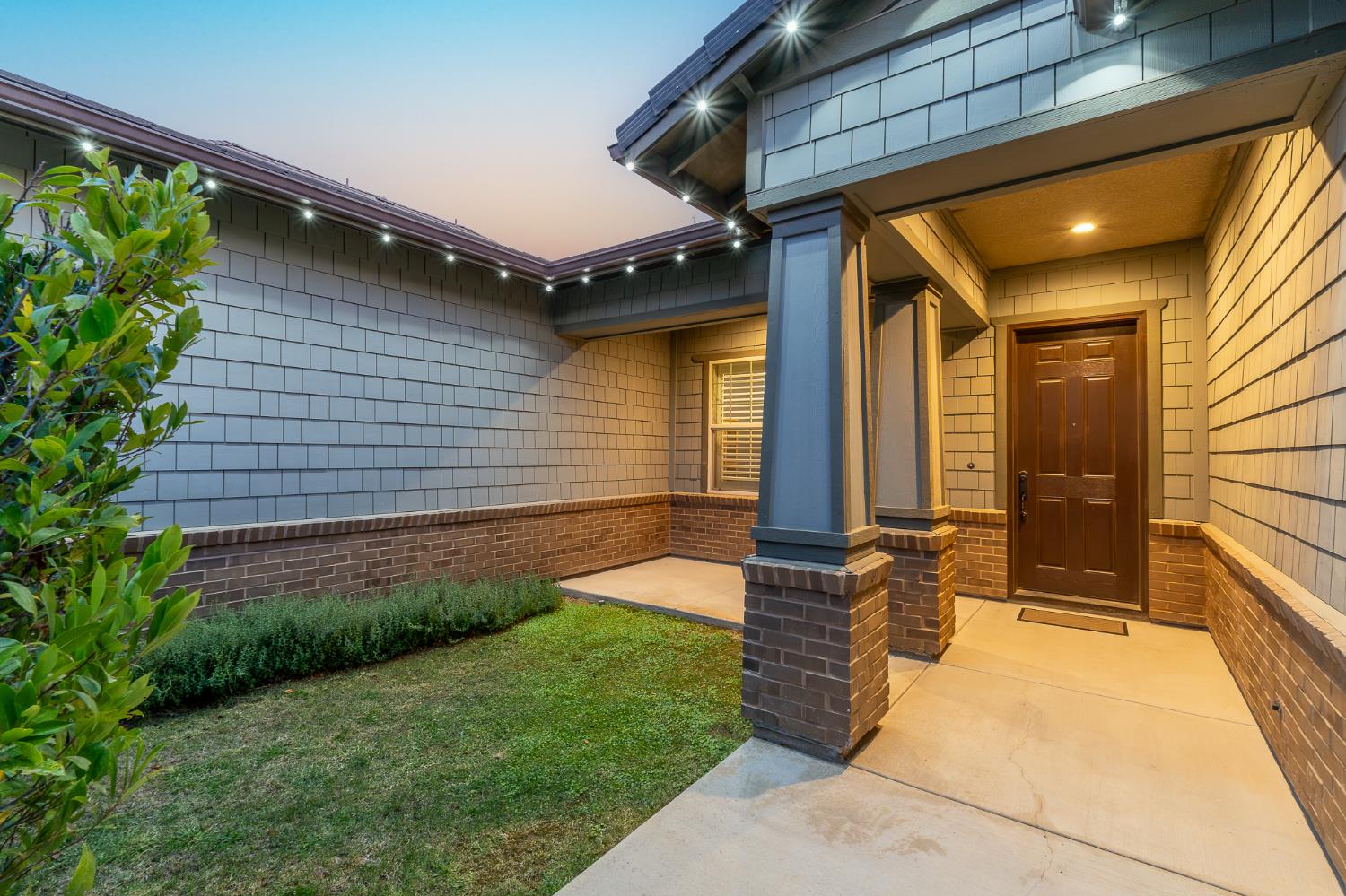 572 Pinnacle Dr W, Madera, CA 93636