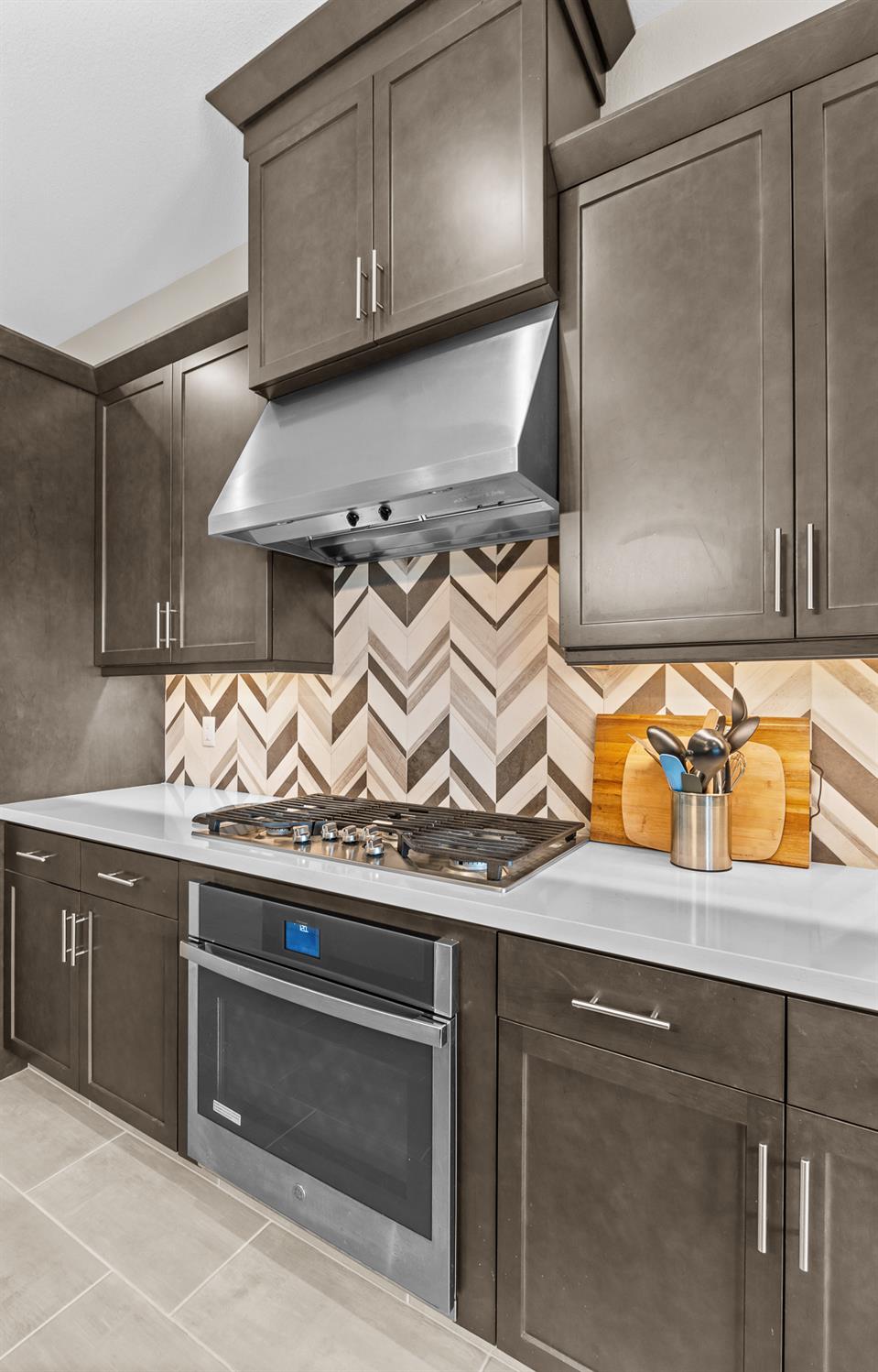 572 Pinnacle Dr W, Madera, CA 93636