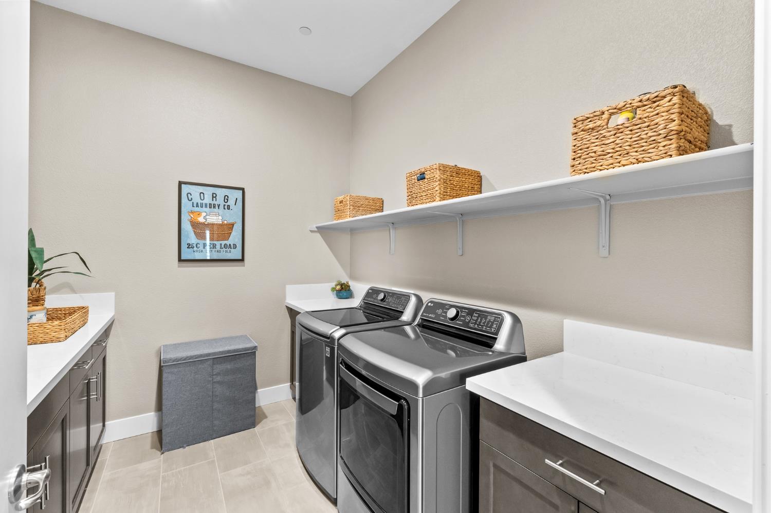 572 Pinnacle Dr W, Madera, CA 93636