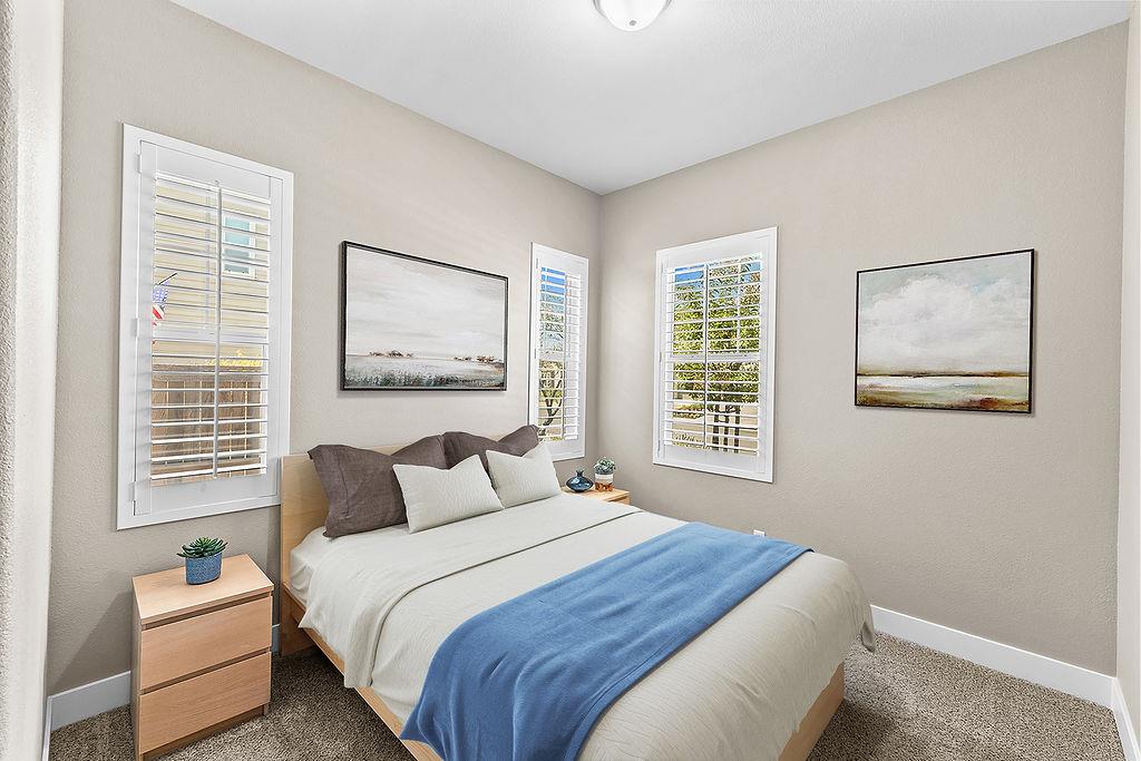 572 Pinnacle Dr W, Madera, CA 93636