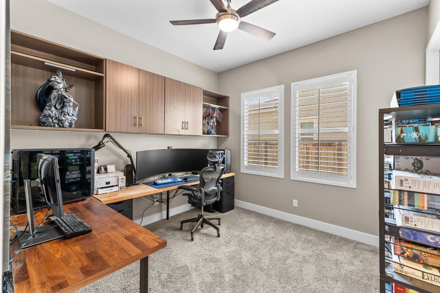 572 Pinnacle Dr W, Madera, CA 93636