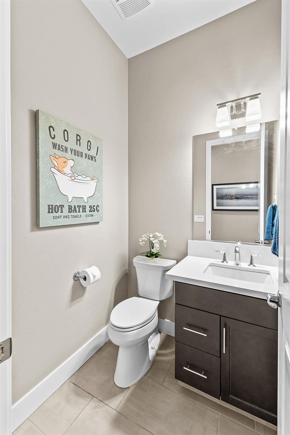 572 Pinnacle Dr W, Madera, CA 93636