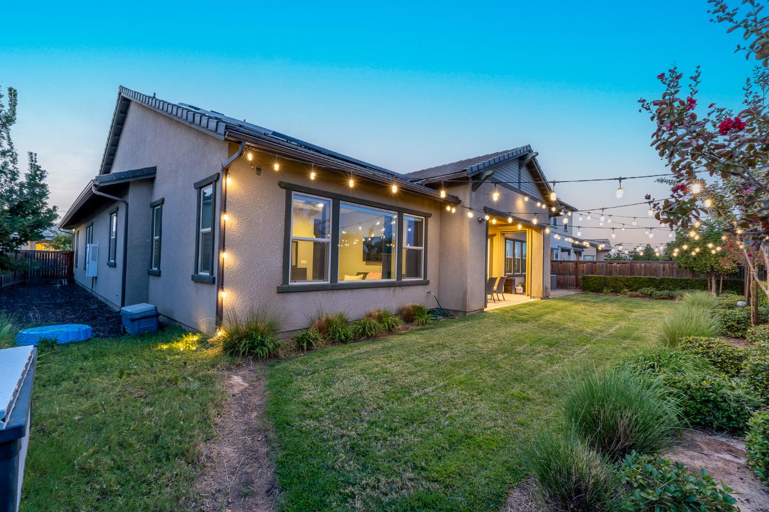 572 Pinnacle Dr W, Madera, CA 93636