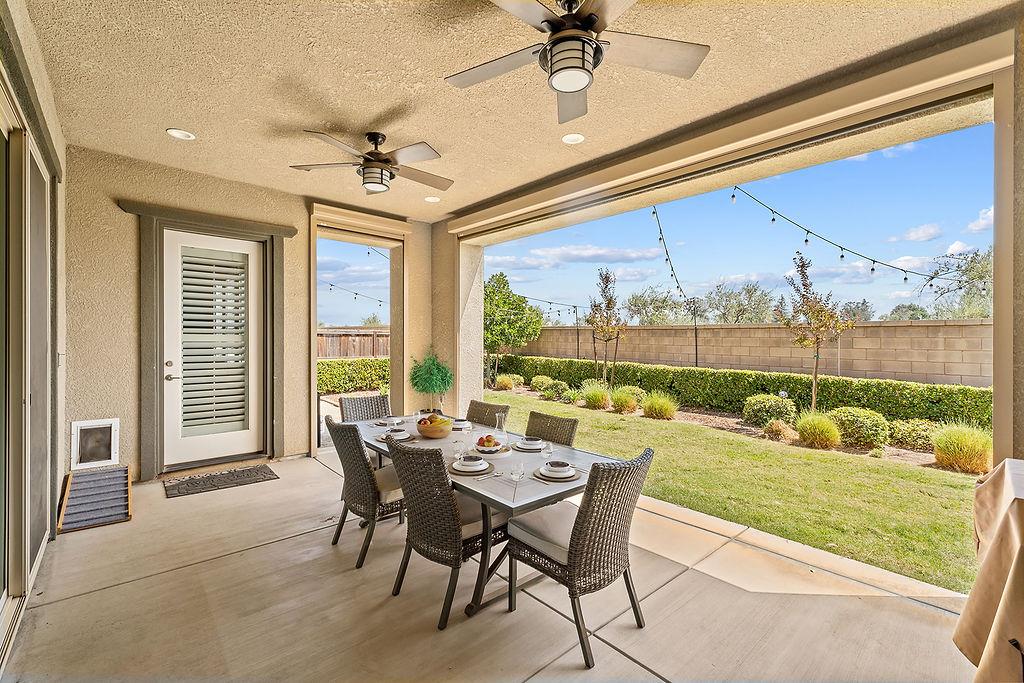 572 Pinnacle Dr W, Madera, CA 93636