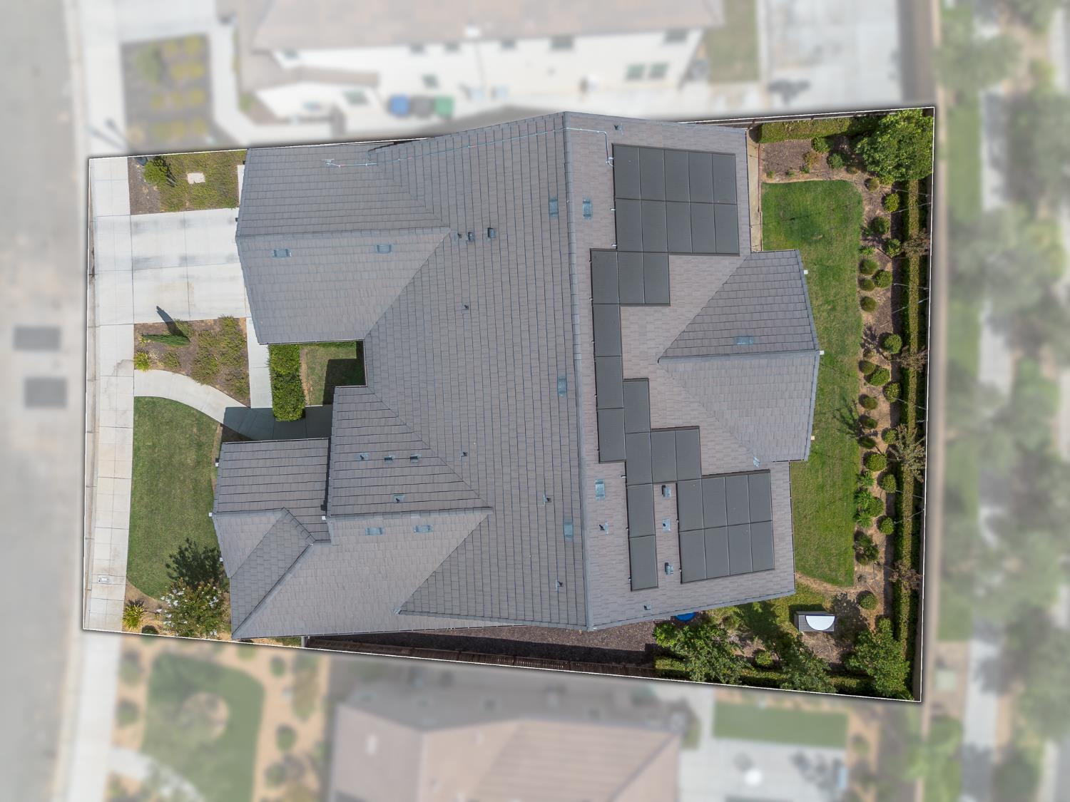 572 Pinnacle Dr W, Madera, CA 93636