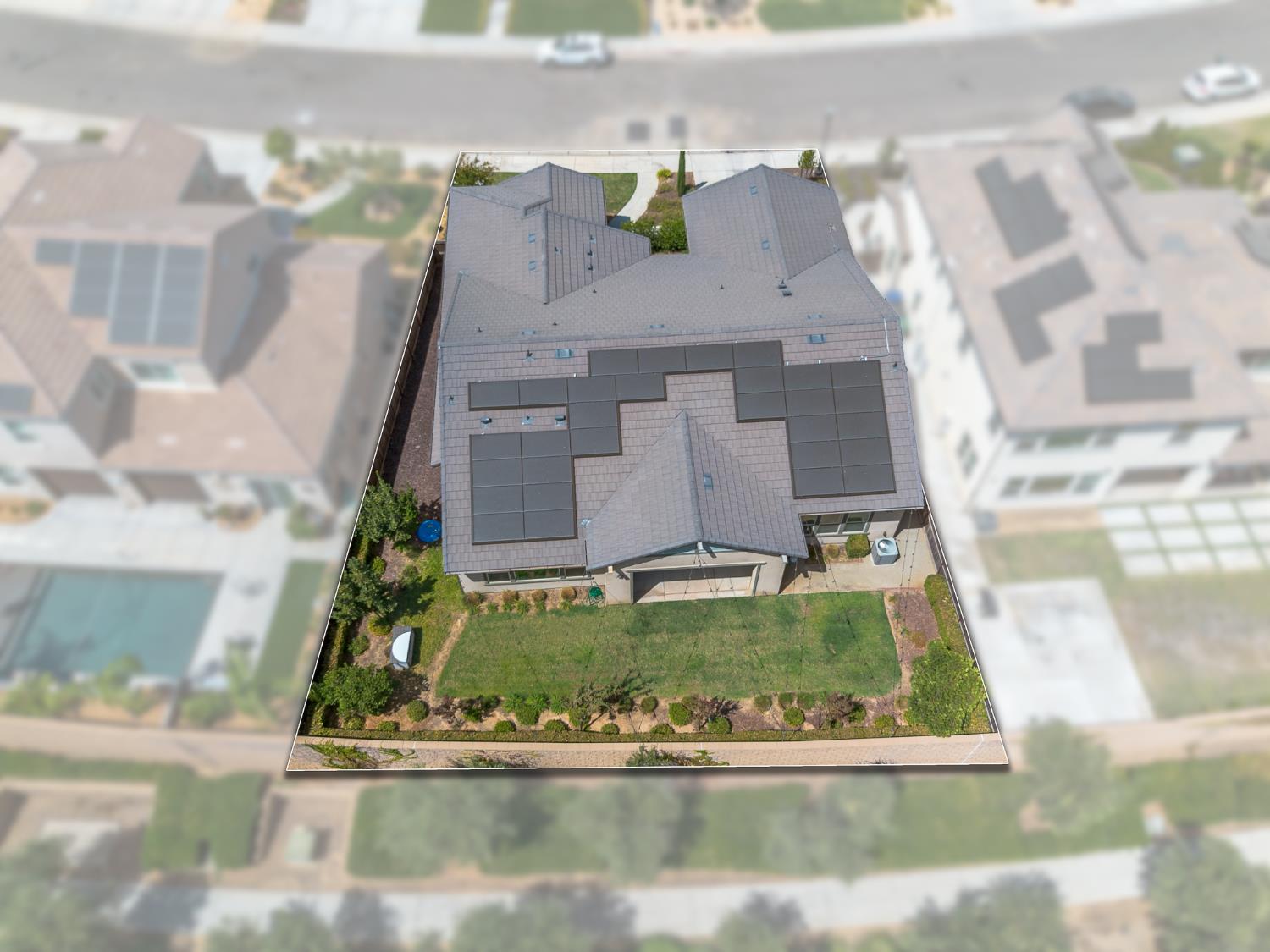 572 Pinnacle Dr W, Madera, CA 93636