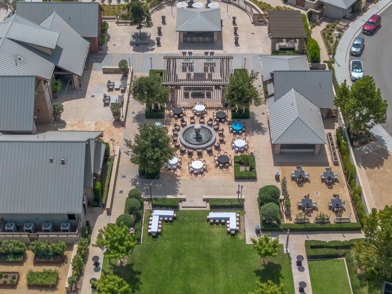 572 Pinnacle Dr W, Madera, CA 93636