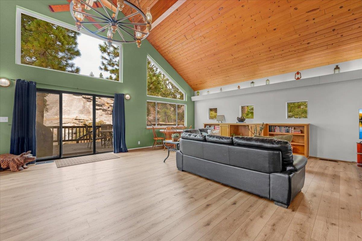 39536 Musick Falls Rd, Shaver Lake, CA 93664