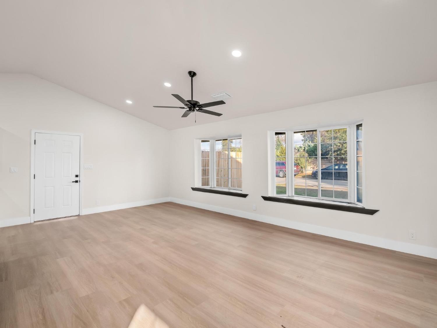 3742 W Bullard Ave, Fresno, CA 93711