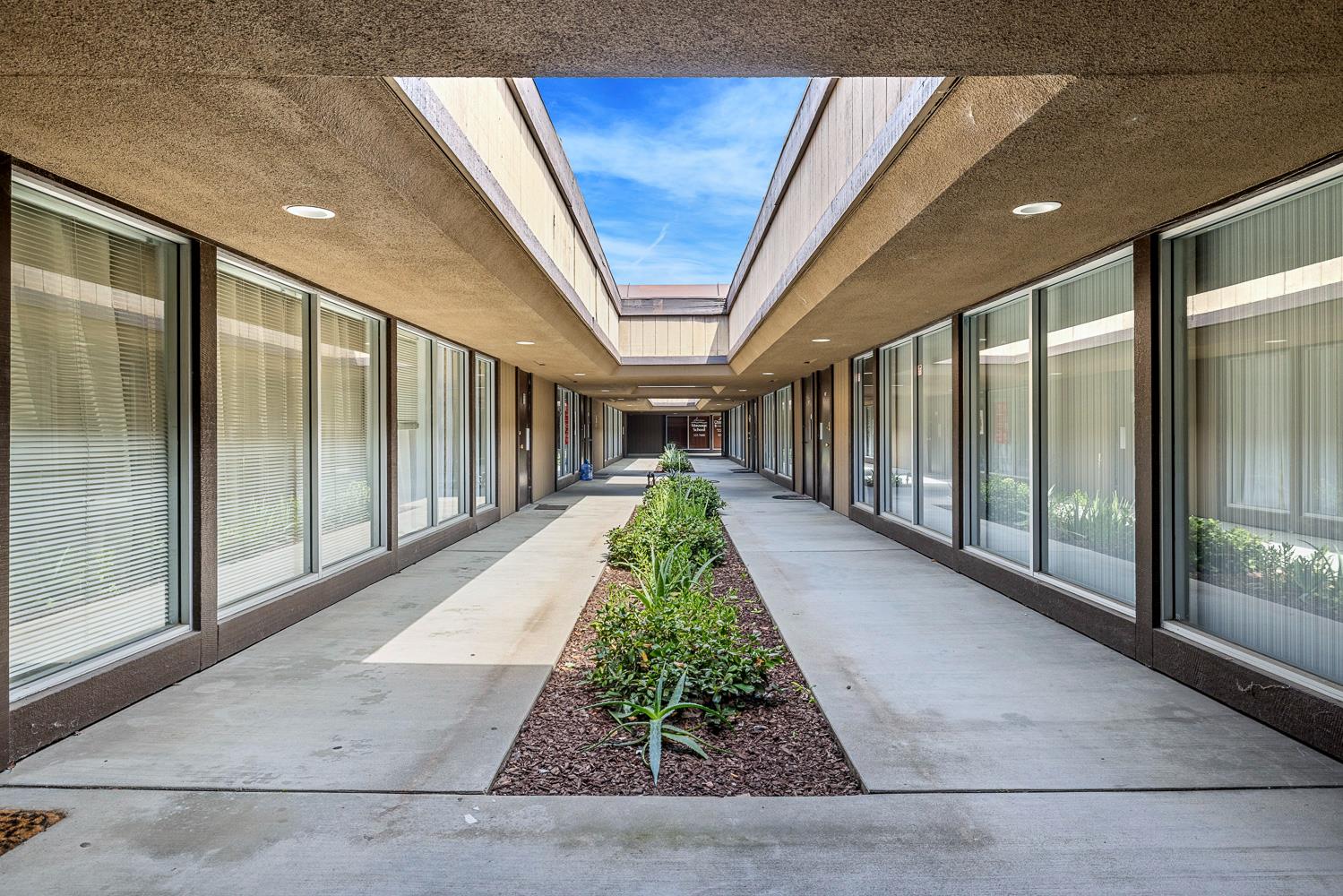 1629 Pollasky Ave, Clovis, CA 93612