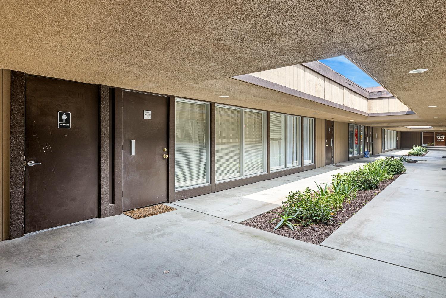 1629 Pollasky Ave, Clovis, CA 93612