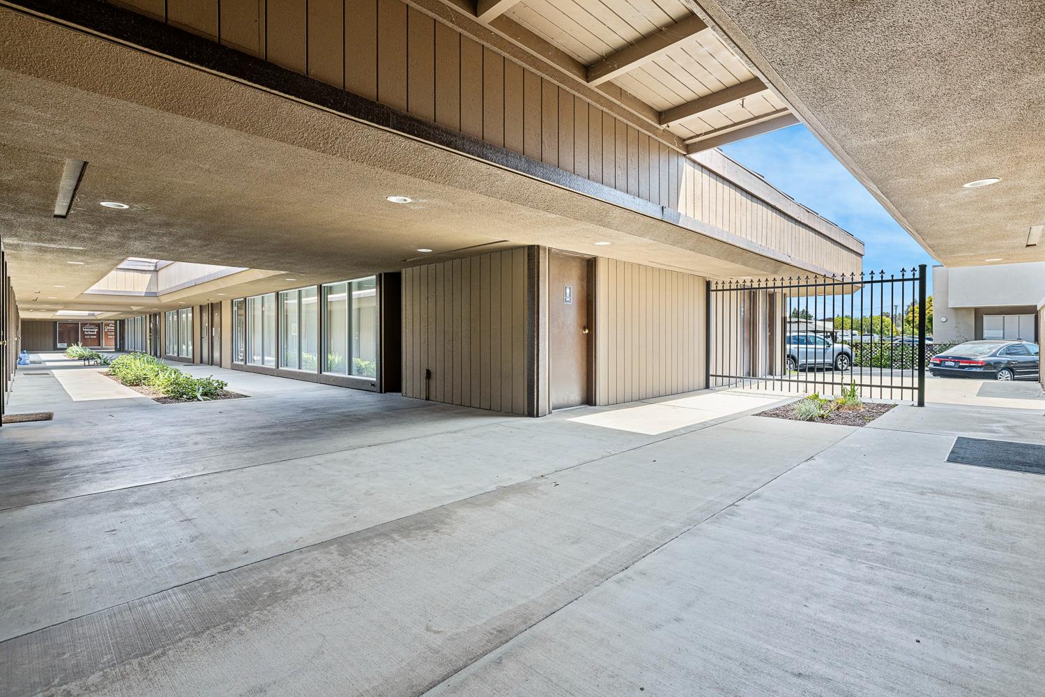 1629 Pollasky Ave, Clovis, CA 93612