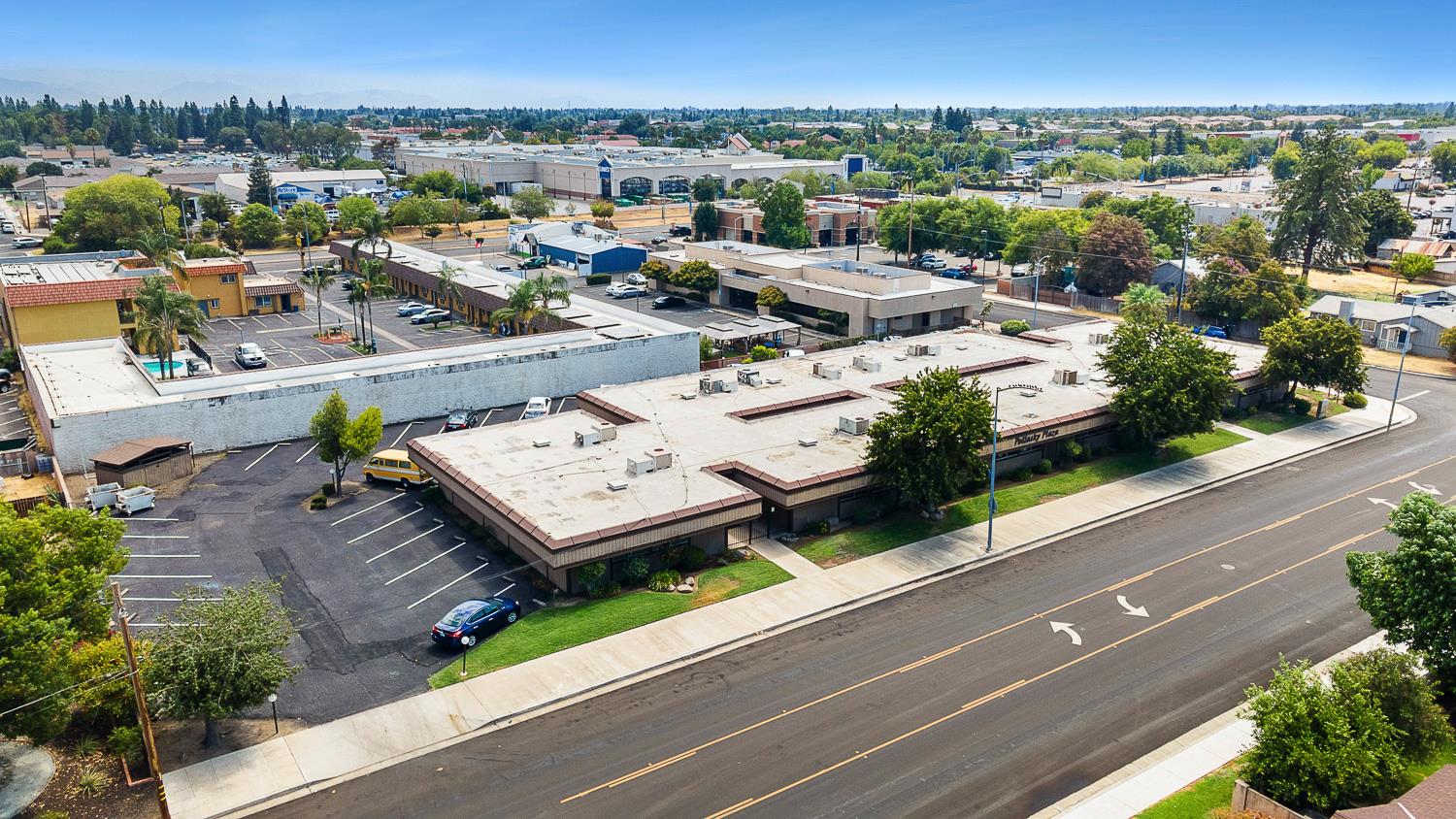 1629 Pollasky Ave, Clovis, CA 93612