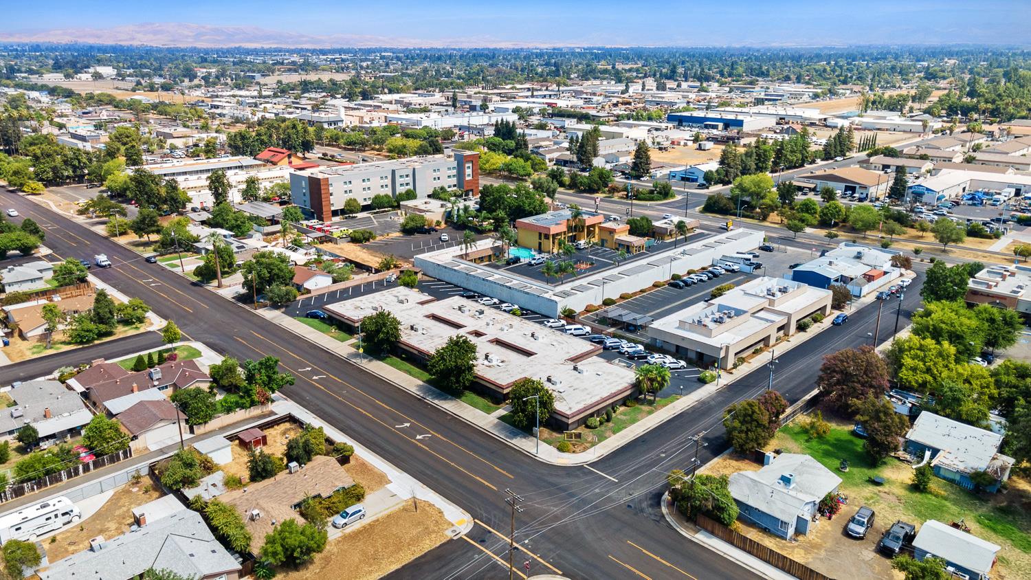 1629 Pollasky Ave, Clovis, CA 93612