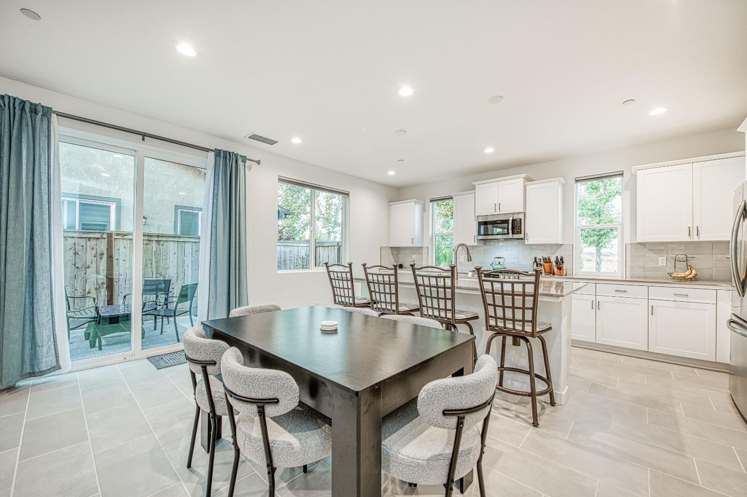 849 Livio Way, Madera, CA 93636