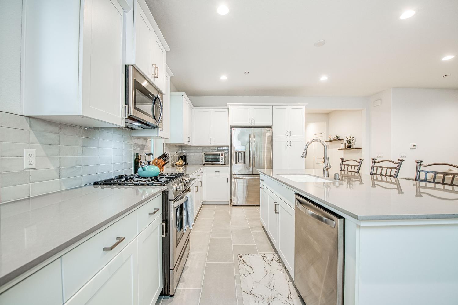 849 Livio Way, Madera, CA 93636