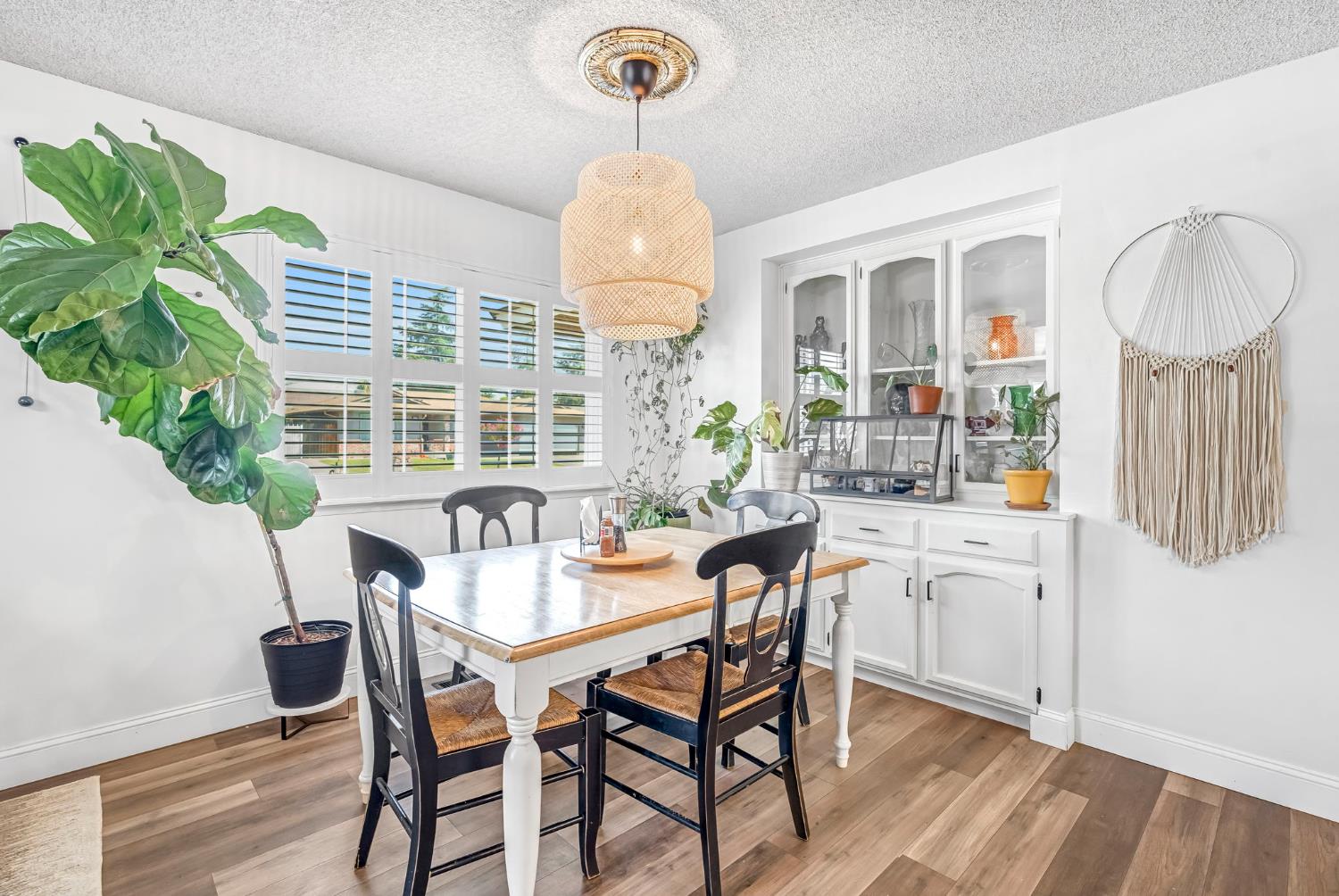 6737 N Harrison Ave, Fresno, CA 93711