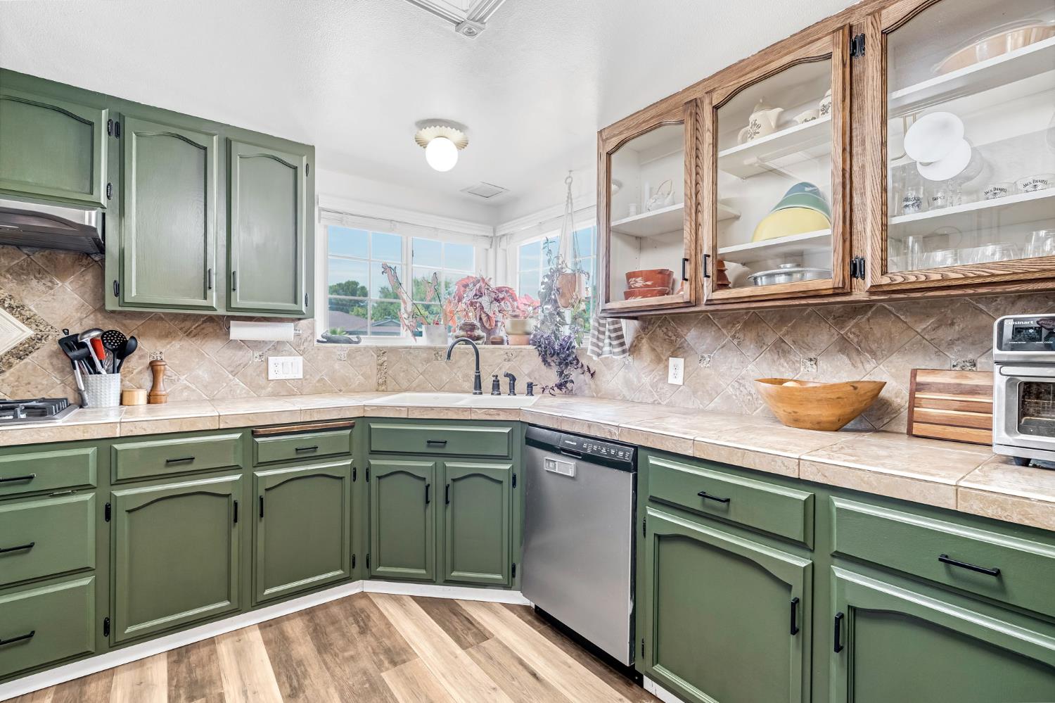 6737 N Harrison Ave, Fresno, CA 93711