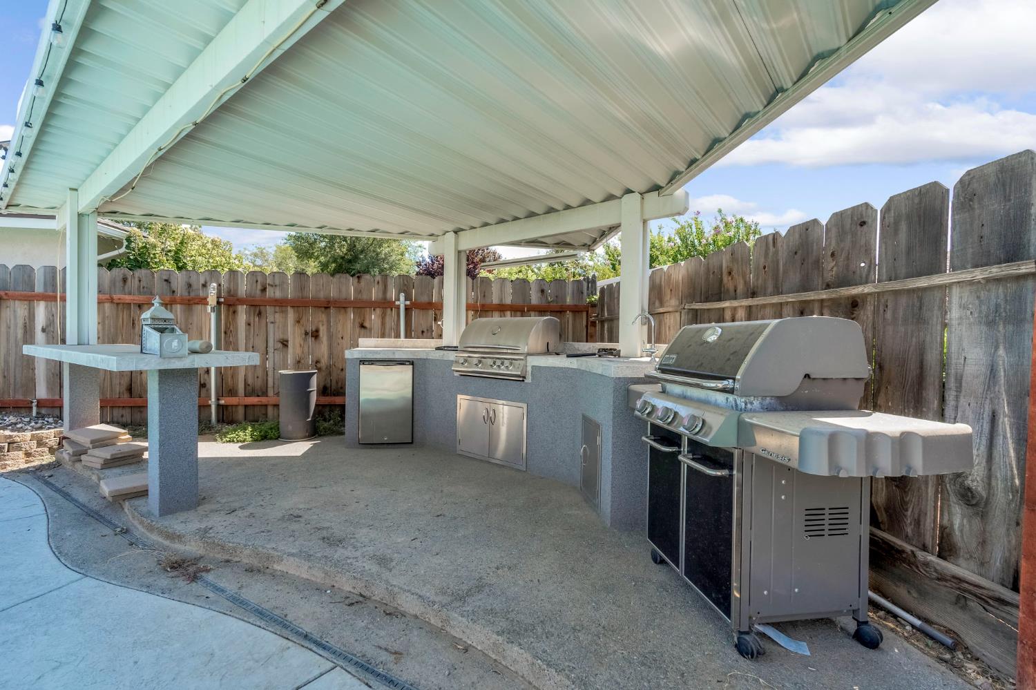 6737 N Harrison Ave, Fresno, CA 93711