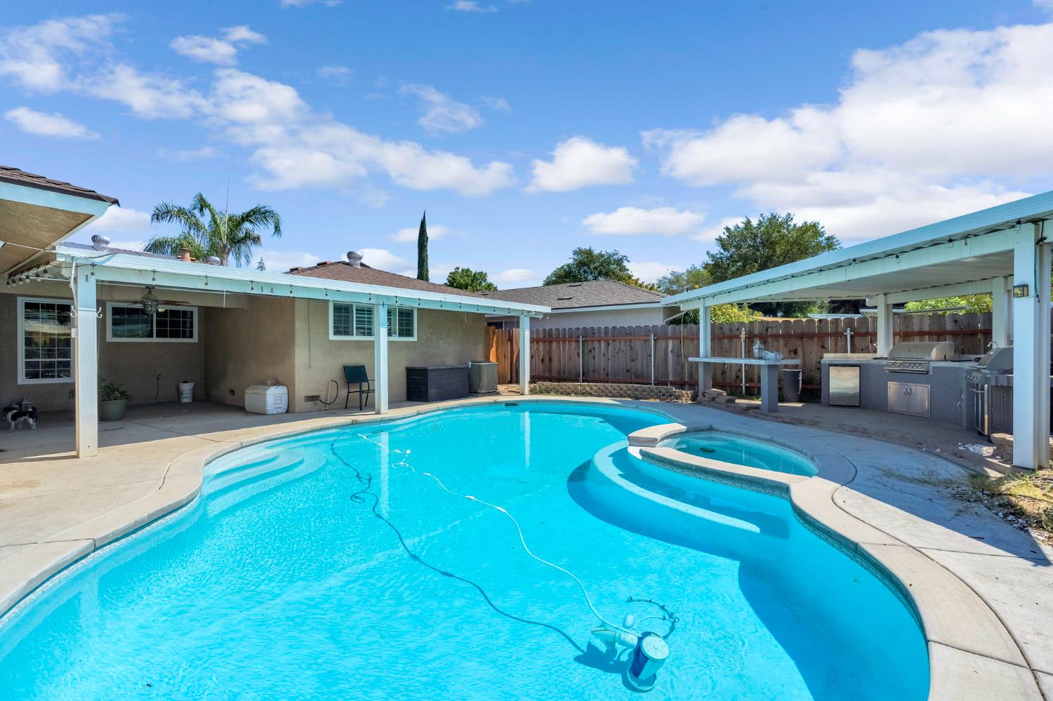 6737 N Harrison Ave, Fresno, CA 93711