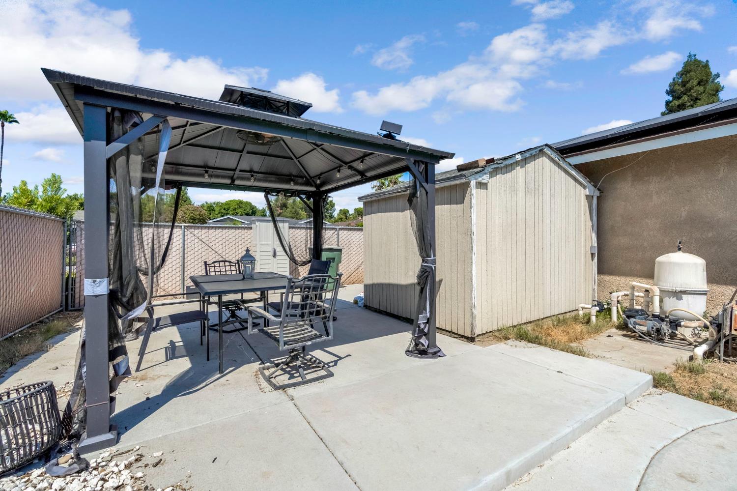 6737 N Harrison Ave, Fresno, CA 93711