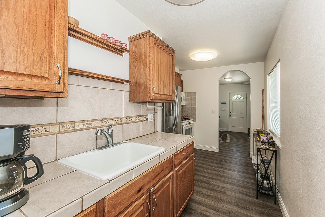 1517 Stillman St, Selma, CA 93662