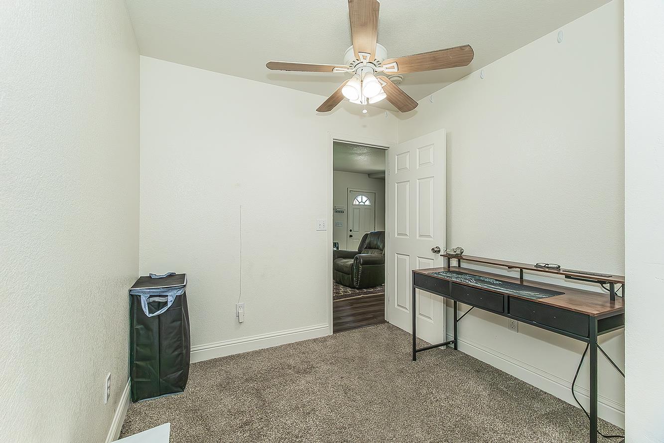 1517 Stillman St, Selma, CA 93662