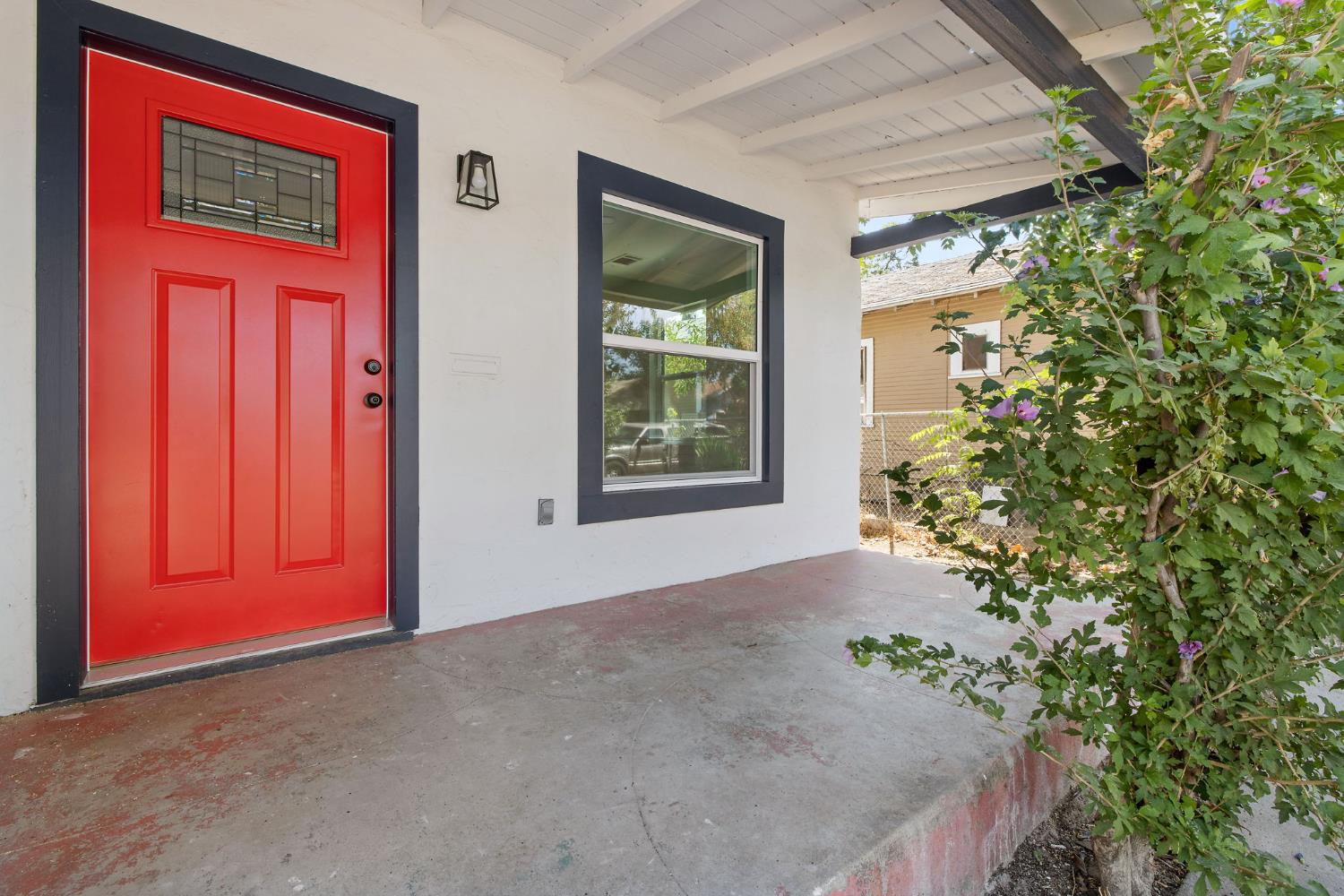 2261 S Nicholas Ave, Fresno, CA 93706