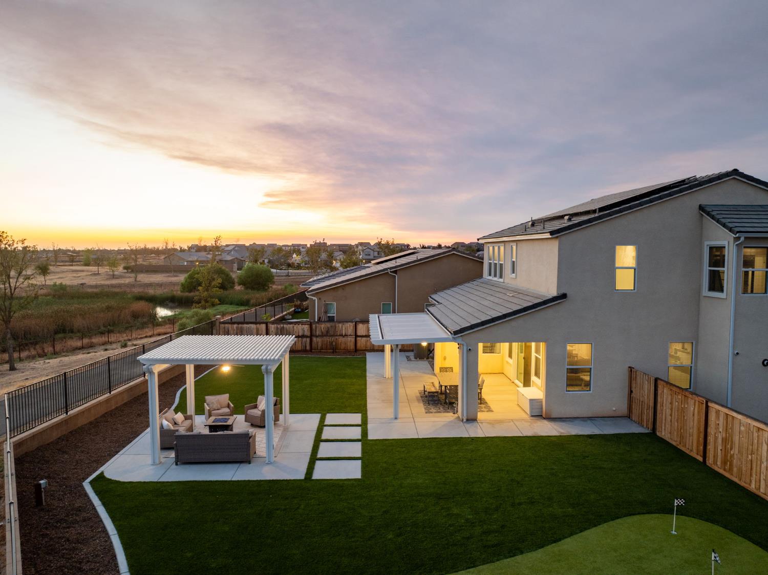 988 Horizon Dr, Madera, CA 93636