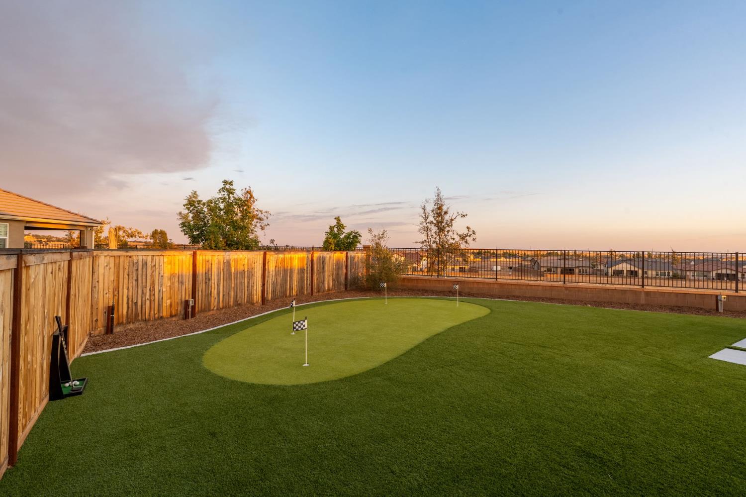 988 Horizon Dr, Madera, CA 93636