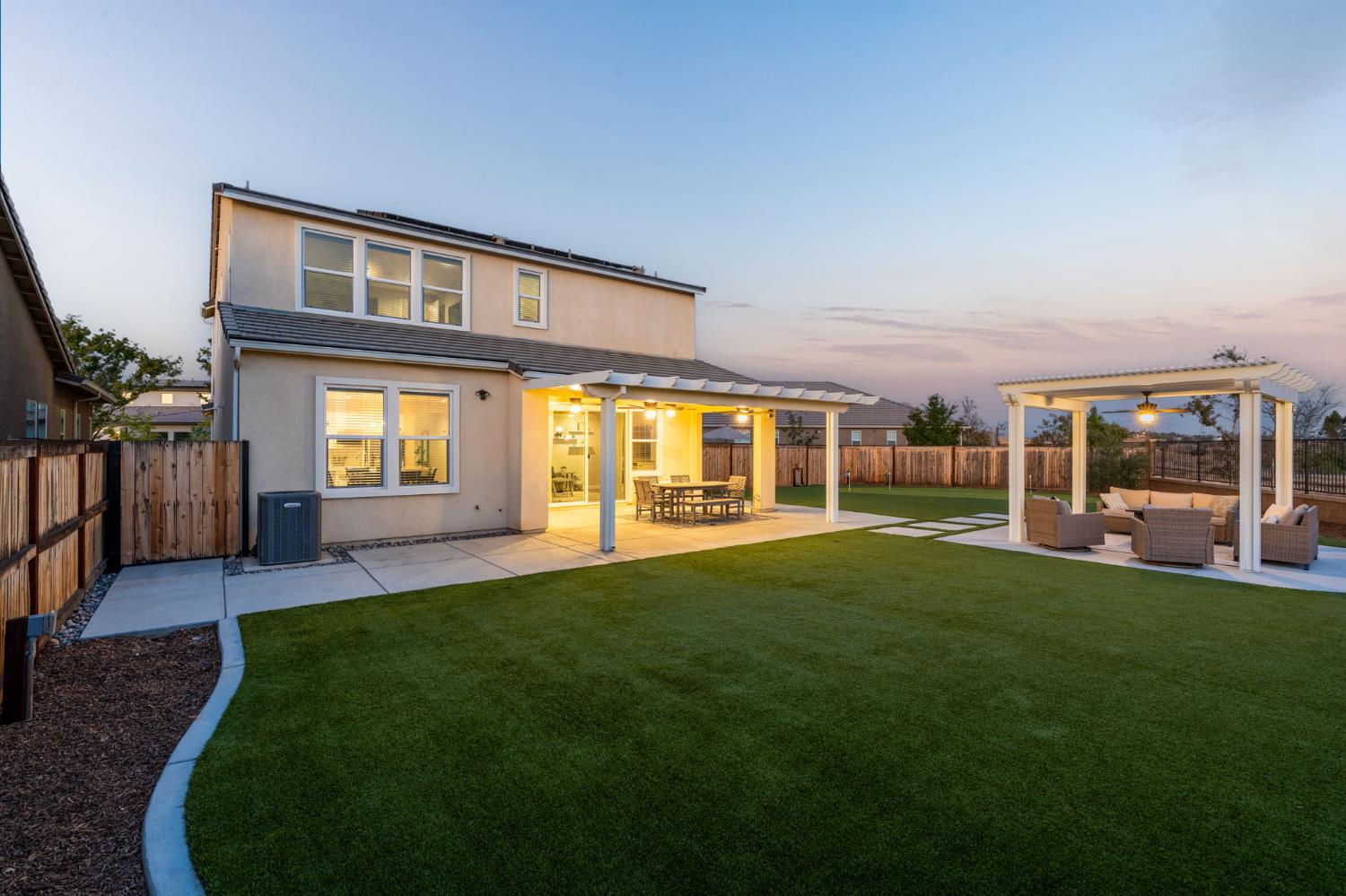 988 Horizon Dr, Madera, CA 93636