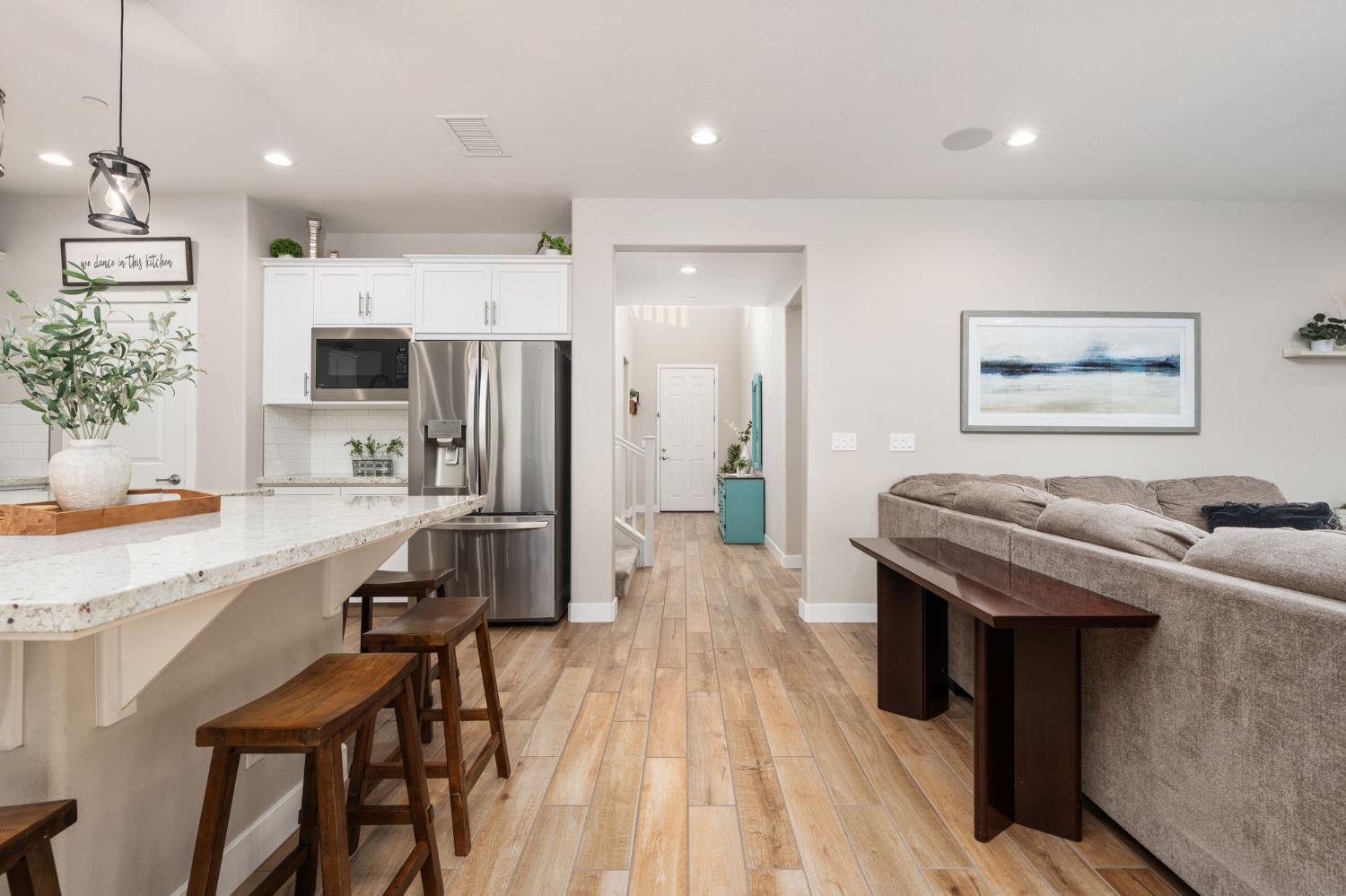 988 Horizon Dr, Madera, CA 93636