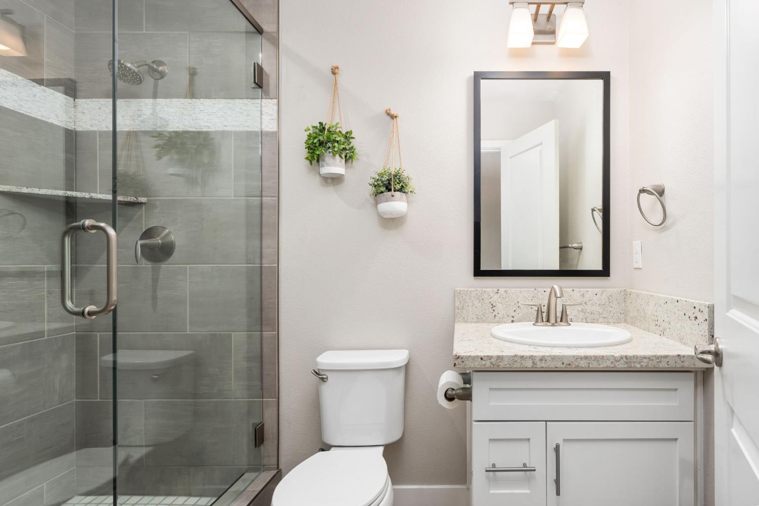 988 Horizon Dr, Madera, CA 93636