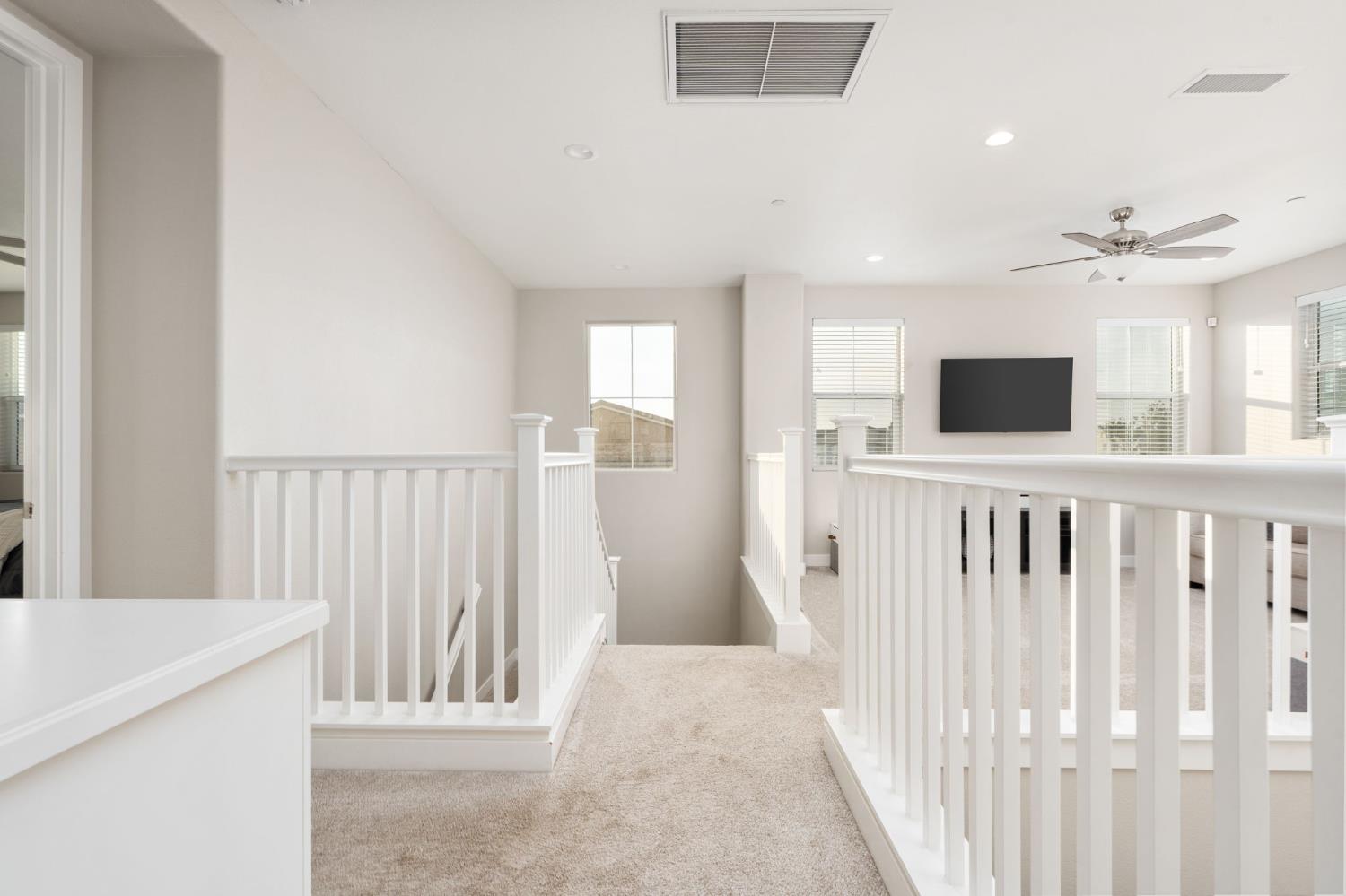 988 Horizon Dr, Madera, CA 93636