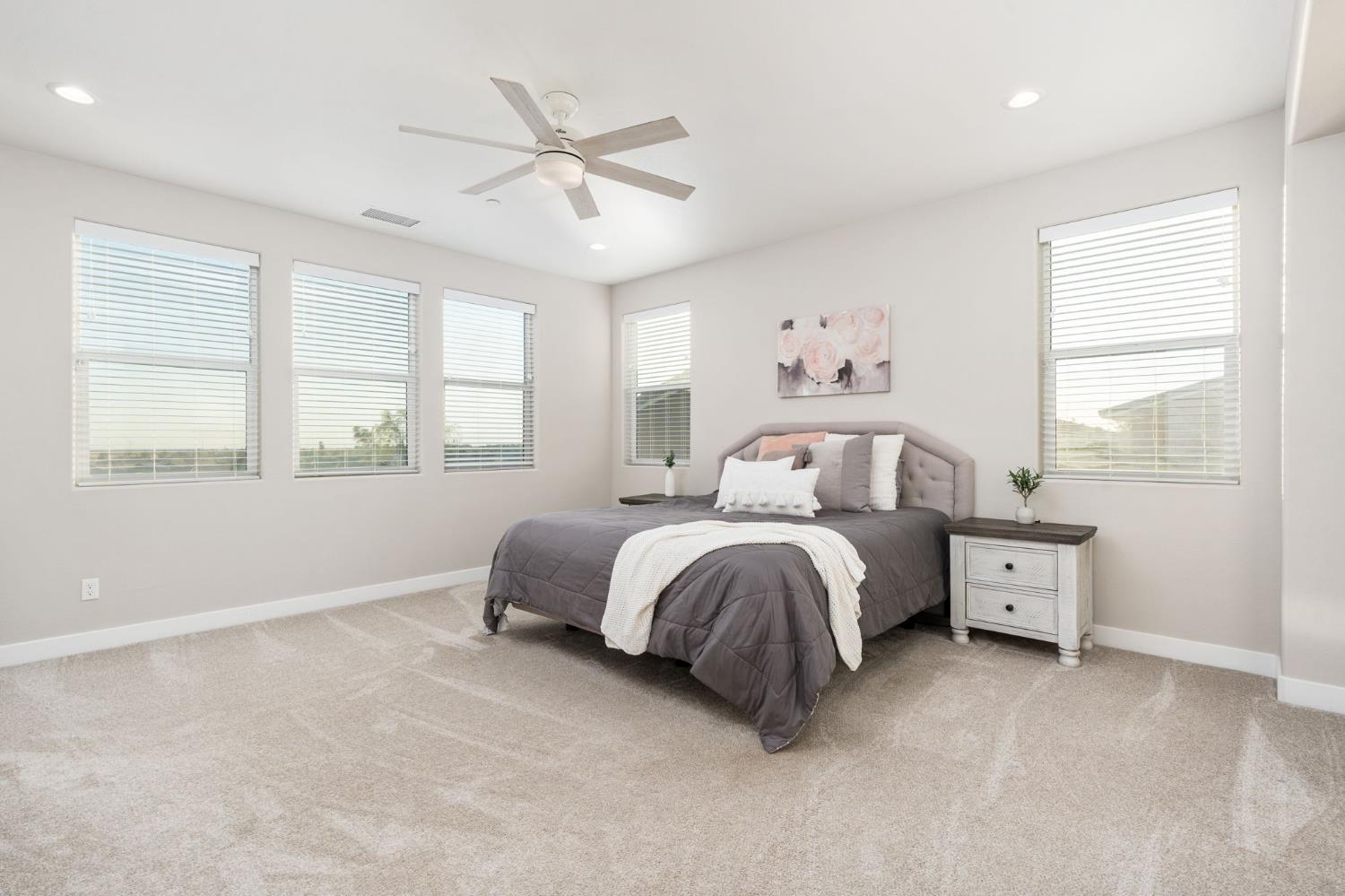 988 Horizon Dr, Madera, CA 93636