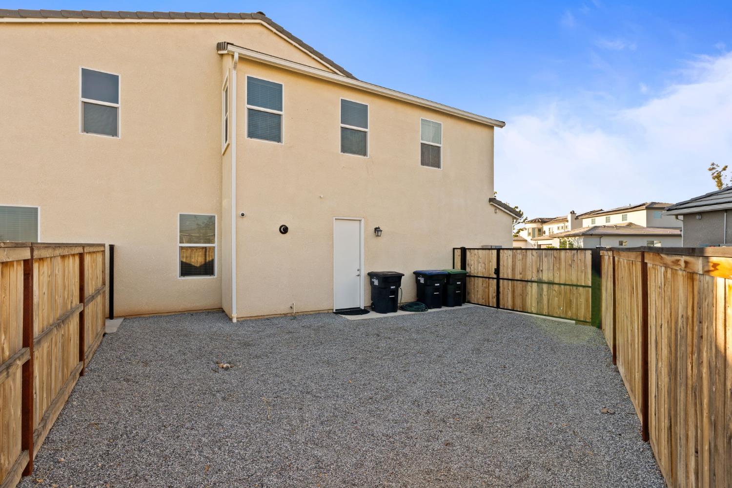 988 Horizon Dr, Madera, CA 93636