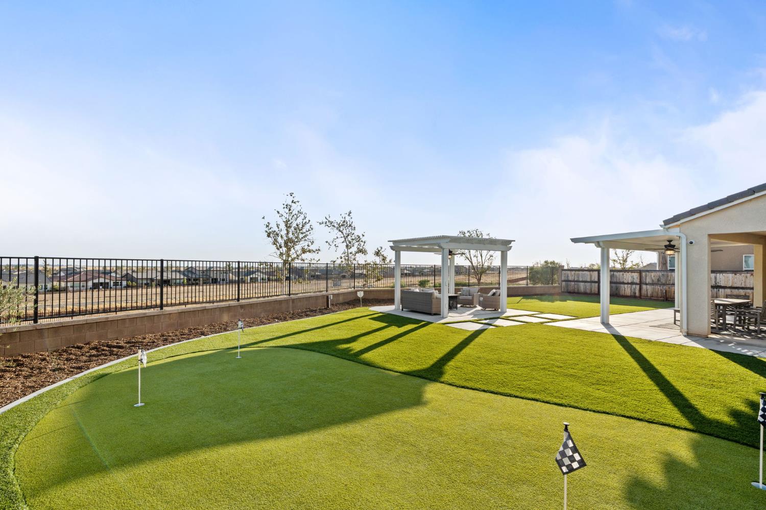 988 Horizon Dr, Madera, CA 93636