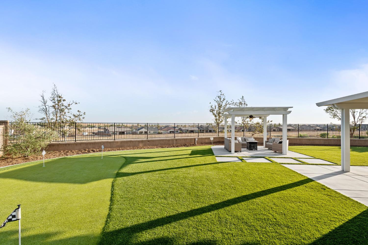 988 Horizon Dr, Madera, CA 93636