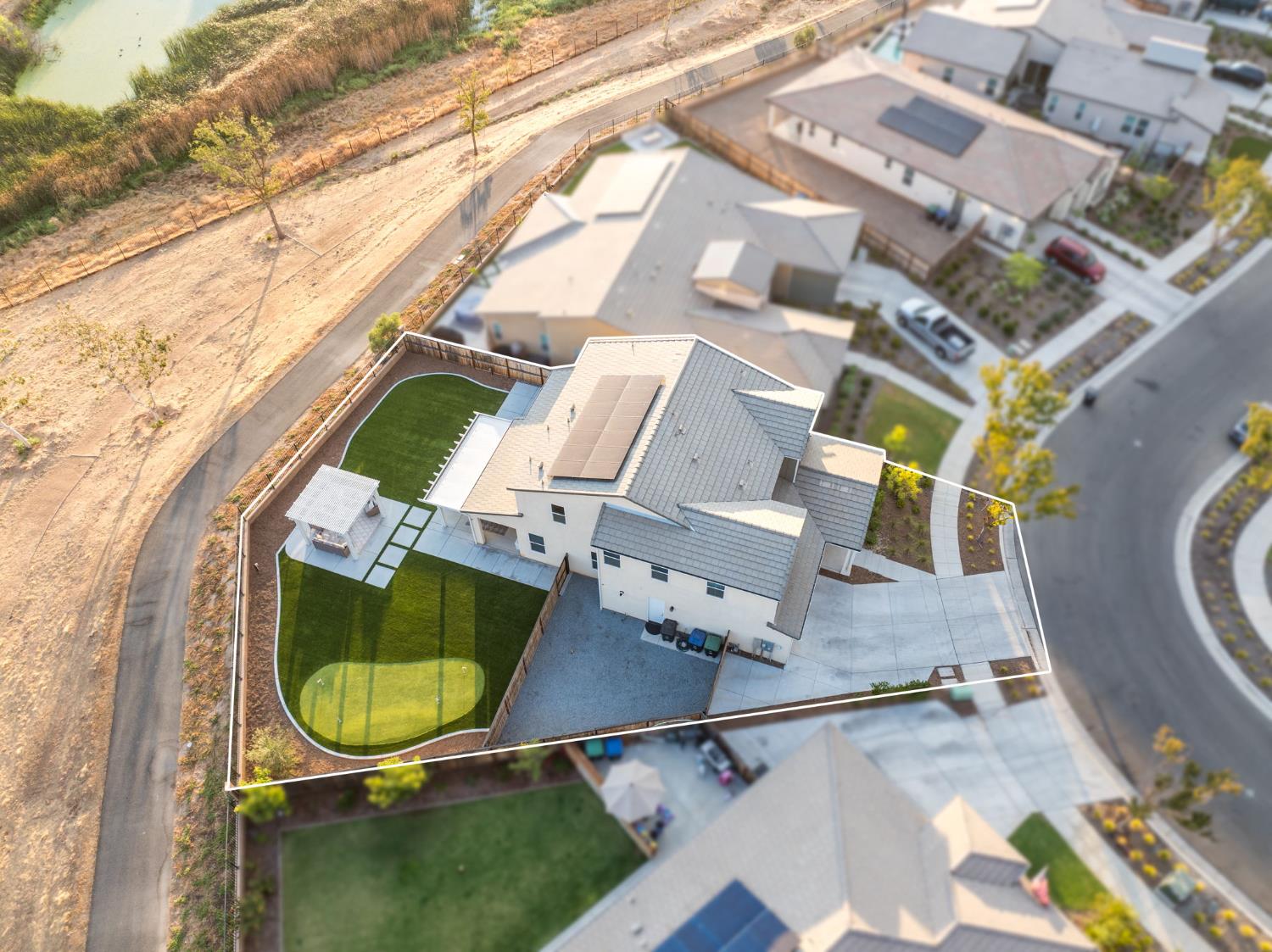 988 Horizon Dr, Madera, CA 93636