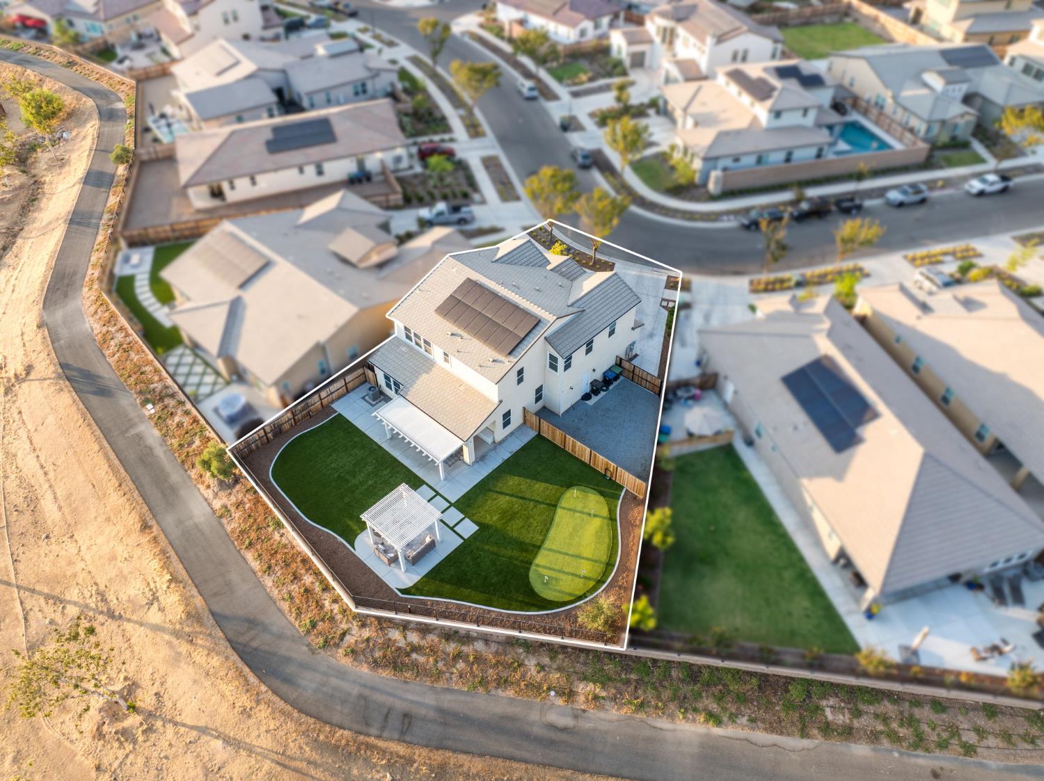 988 Horizon Dr, Madera, CA 93636